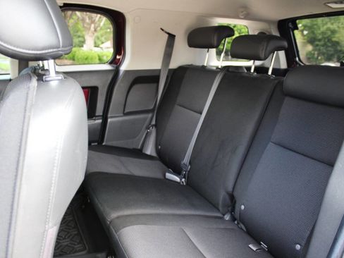 Used 2007 Toyota FJ Cruiser 4WD image 12