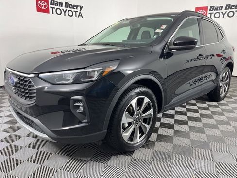 Used 2025 Ford Escape Platinum image 23