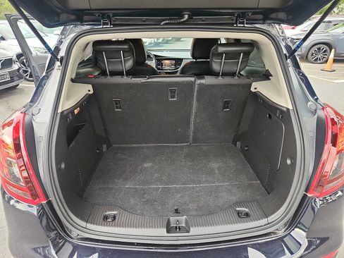 Used 2022 Buick Encore Preferred AWD/4WD image 25