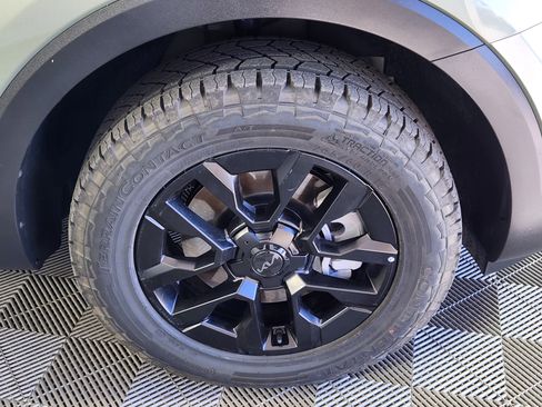 Used 2025 Kia Telluride AWD image 9