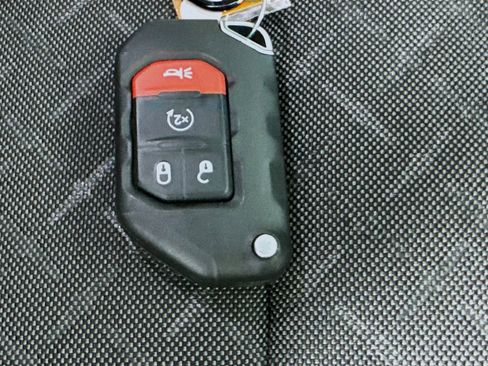 Used 2024 Jeep Gladiator Mojave w/ Technology Group AWD/4WD image 36