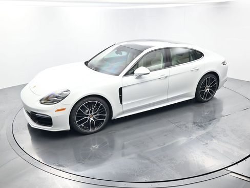 Certified 2022 Porsche Panamera GTS image 33