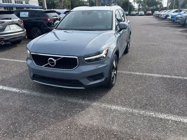 Used 2020 Volvo XC40 T5 Momentum w/ Protection Package Premier AWD/4WD image 4