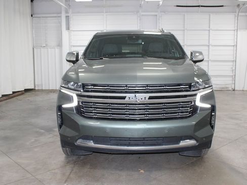 Used 2023 Chevrolet Suburban Premier image 3
