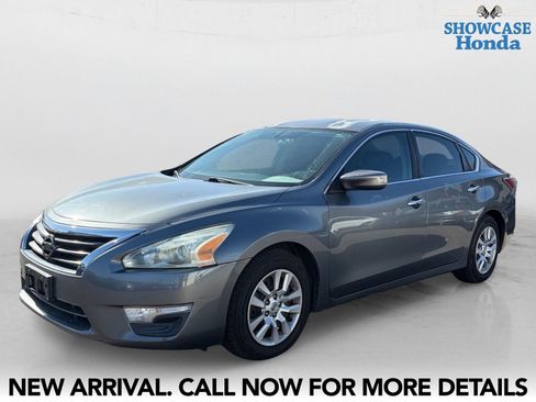 Used 2015 Nissan Altima 2.5 S w/ Power Driver Seat Package FWD image 2