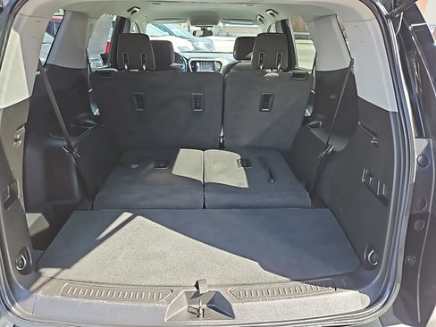Used 2019 GMC Acadia SLE image 18