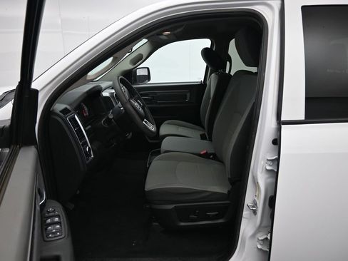 Used 2022 RAM 1500 Classic SLT AWD/4WD image 19