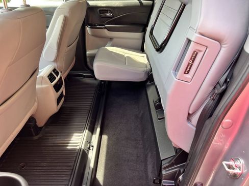 Used 2018 Honda Ridgeline RTL-E image 18