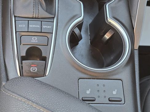 Used 2022 Toyota Camry XLE image 19