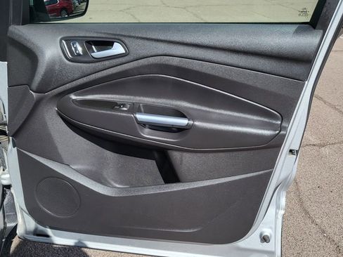 Used 2015 Ford Escape SE image 16