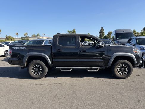 Used 2020 Toyota Tacoma TRD Off-Road w/ Technology Package AWD/4WD image 2