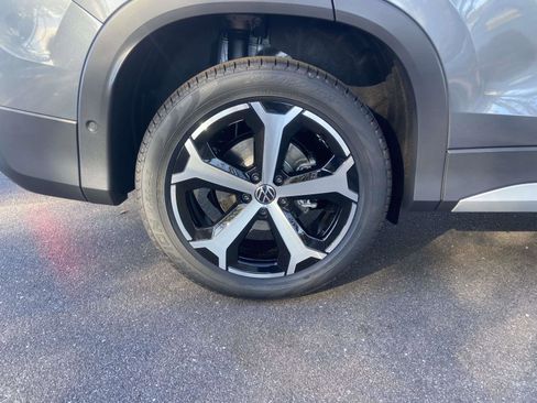 New 2026 Volkswagen Tiguan SE FWD image 11