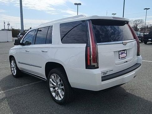 Used 2020 Cadillac Escalade Platinum image 6