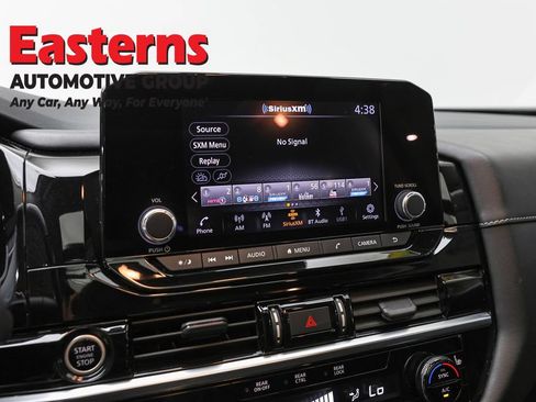 Used 2023 Nissan Pathfinder SV w/ SV Premium Package AWD/4WD image 19