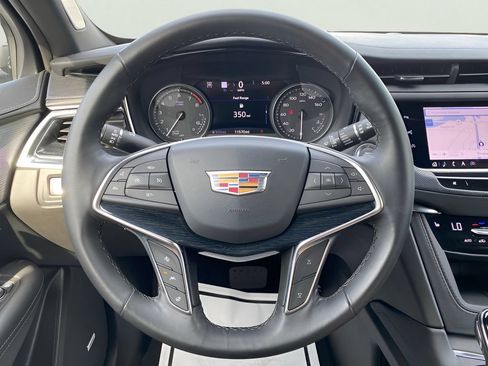Certified 2025 Cadillac XT5 Premium Luxury w/ Technology Package AWD/4WD image 20