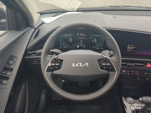 New 2025 Kia Niro EX image 14