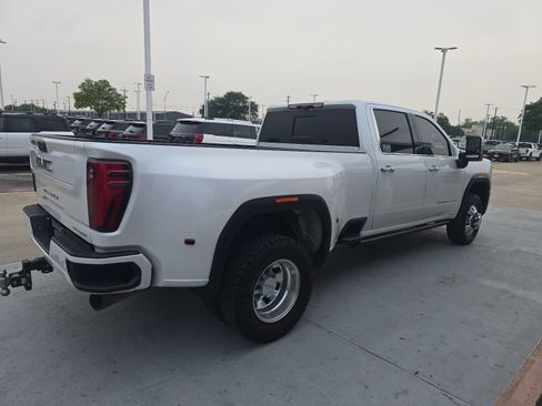 Used 2024 GMC Sierra 3500 Denali Ultimate AWD/4WD image 3