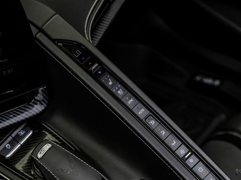 Used 2021 Chevrolet Corvette Stingray Premium Cpe w/ Z51 Performance Package RWD image 66