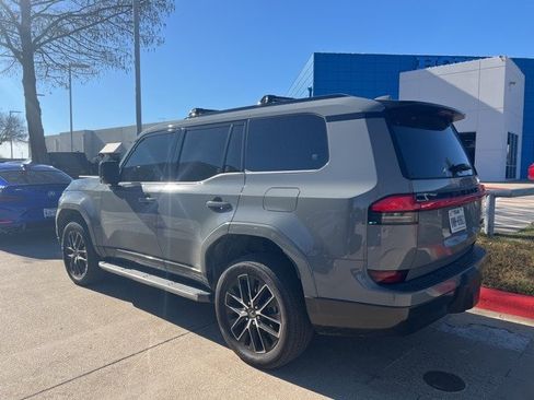 Used 2024 Lexus GX 550 image 4