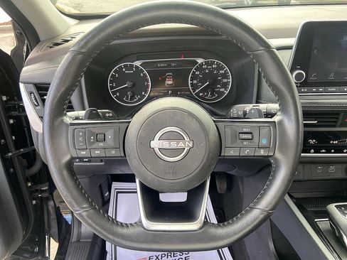 Used 2023 Nissan Rogue SV w/ SV Premium B Package image 13