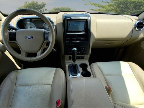 Used 2010 Ford Explorer Sport Trac Limited RWD image 7