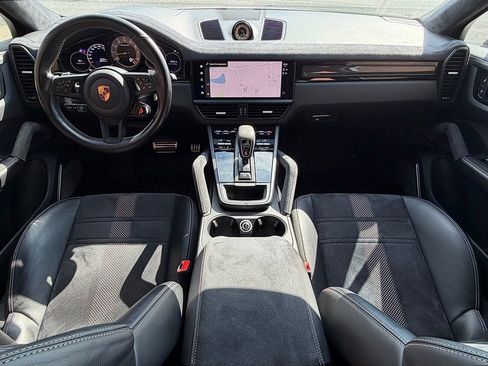 Certified 2022 Porsche Cayenne Turbo GT AWD/4WD image 12