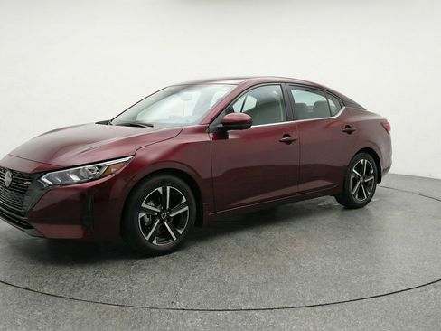 Used 2025 Nissan Sentra SV image 3