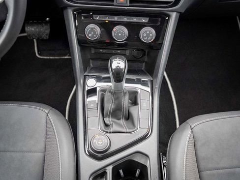 Used 2023 Volkswagen Taos SE image 26