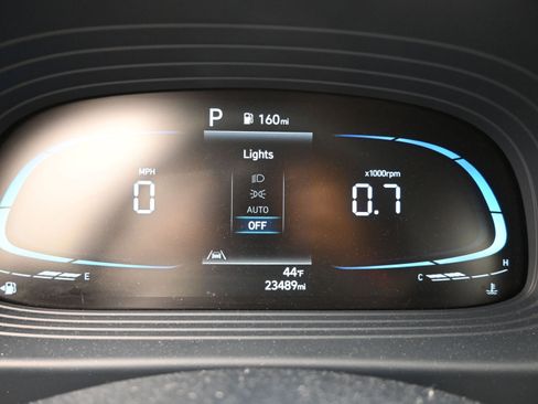 Used 2023 Hyundai Venue Limited w/ Cargo Package image 18