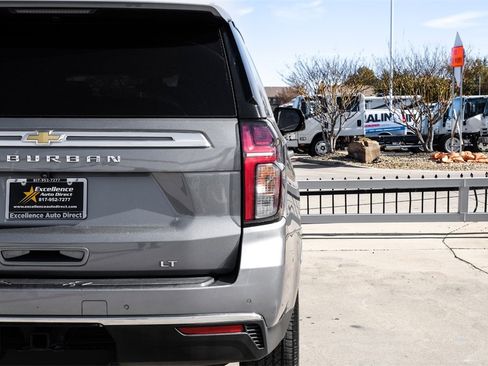 Used 2022 Chevrolet Suburban LT w/ Luxury Package image 53