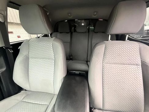 Used 2022 Toyota Tacoma SR5 AWD/4WD image 33