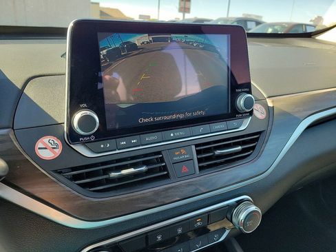 Used 2023 Nissan Altima 2.5 SV image 12