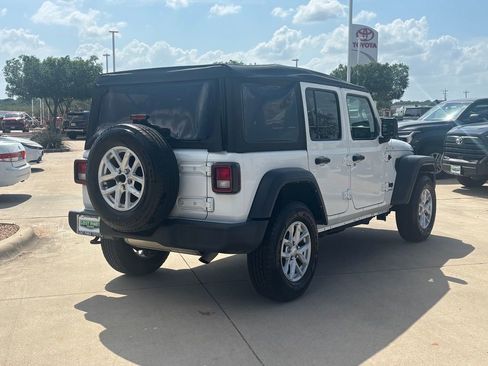Used 2023 Jeep Wrangler Unlimited Sport AWD/4WD image 4