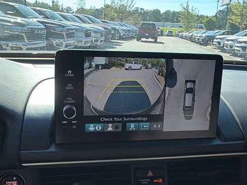 Used 2025 Honda Pilot Elite image 32