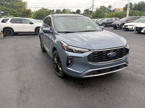 Used 2023 Ford Escape ST-Line Elite w/ Premium Technology Package AWD/4WD image 1