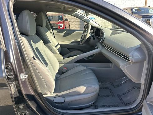 Used 2022 Hyundai Elantra SEL w/ Cargo Package image 25