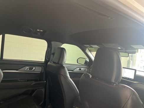 Used 2025 Ford Explorer ST RWD image 35