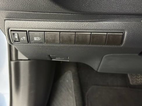 Used 2025 Toyota Corolla LE FWD image 14