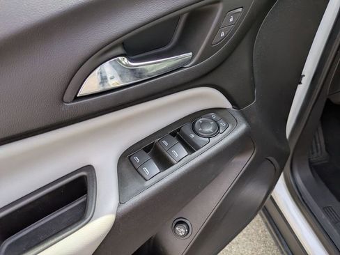 Used 2024 Chevrolet Equinox LT image 13