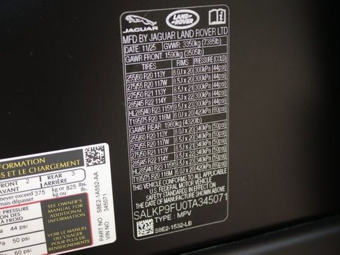 New 2026 Land Rover Range Rover SE image 23