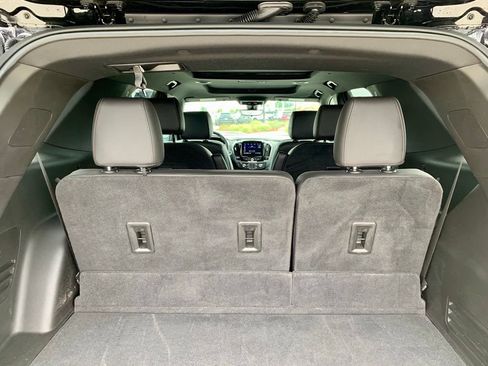 Used 2023 Chevrolet Traverse High Country FWD image 22