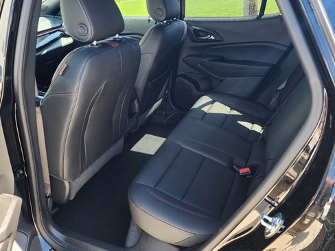 Used 2025 Chevrolet Trax RS w/ Sunroof Package FWD image 7