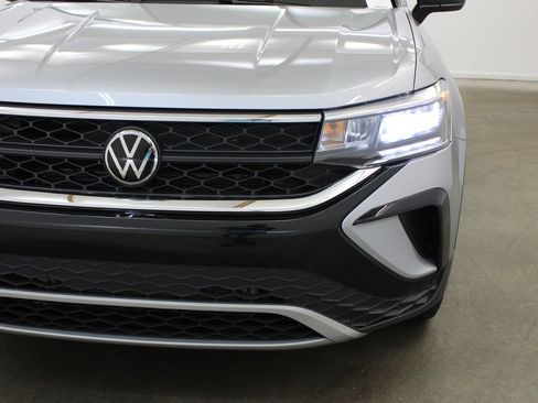 Used 2024 Volkswagen Taos S FWD image 8