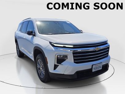 Used 2025 Chevrolet Traverse LT