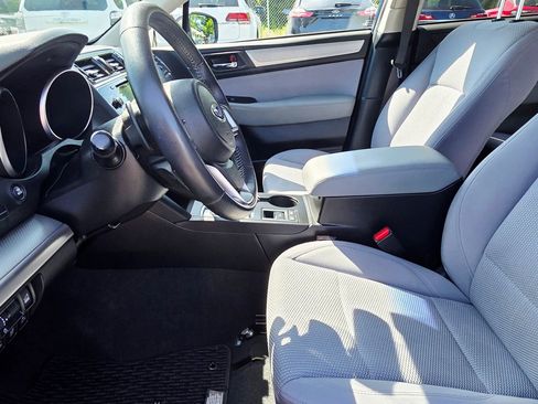 Used 2019 Subaru Outback 2.5i Premium image 9