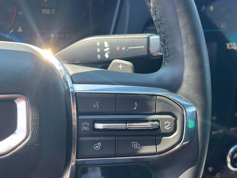 Used 2025 GMC Terrain Elevation AWD/4WD image 12