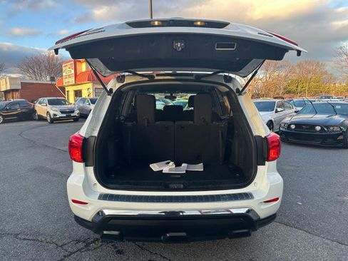 Used 2017 Nissan Pathfinder S image 16