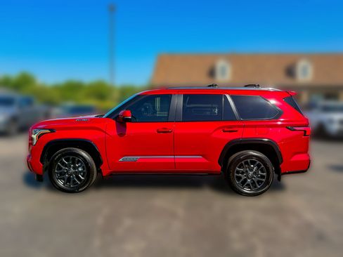 Used 2025 Toyota Sequoia Platinum AWD/4WD image 9