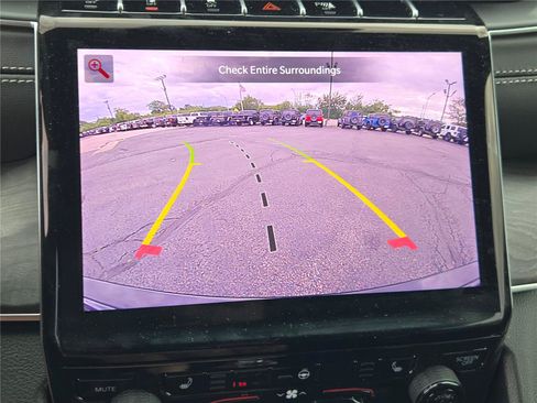 Used 2025 Jeep Grand Cherokee Limited AWD/4WD image 30