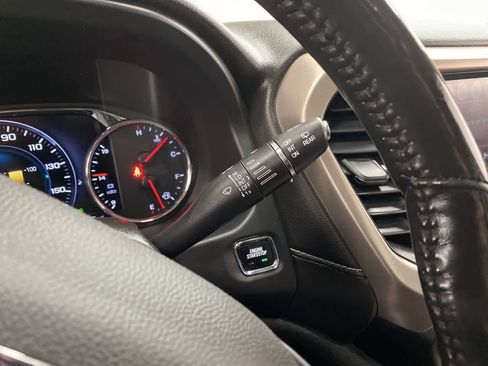 Used 2018 GMC Acadia Denali w/ Technology Package AWD/4WD image 22
